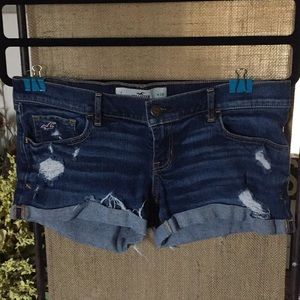 Distressed jean Hollister shorts